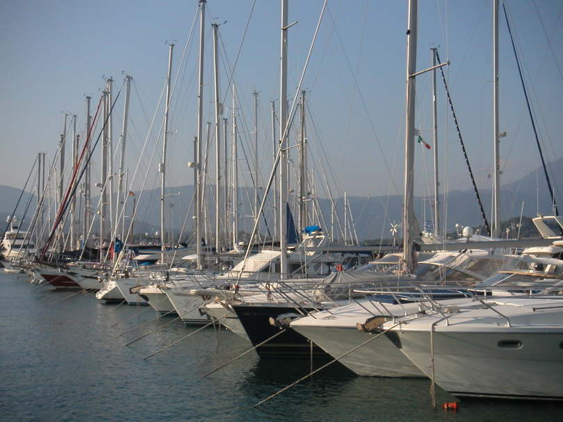 Der Yachthafen von Korfu gleich neben unserem Hotel.