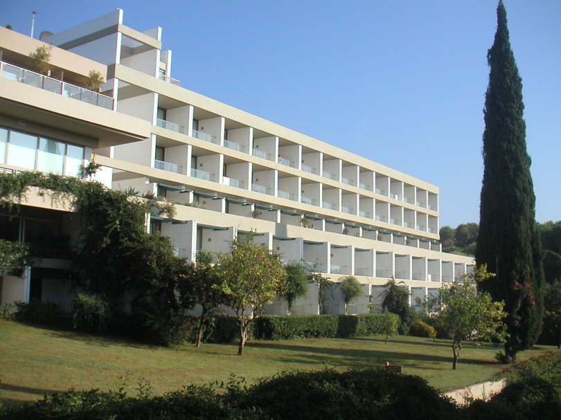 und das ***** Hotel Kontokali Bay