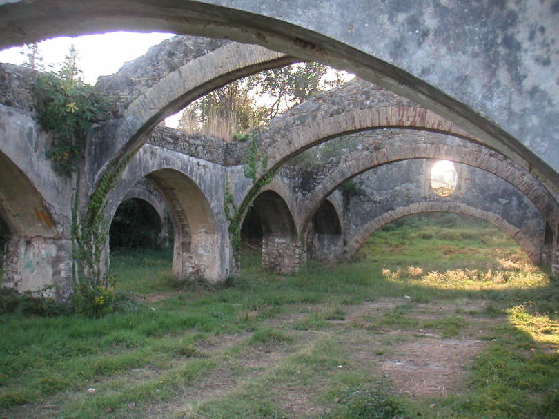 der Venezianische Werfthallen in Gouvia.