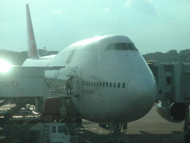 Nach 12 Stunden Flug endlich in Singapur.