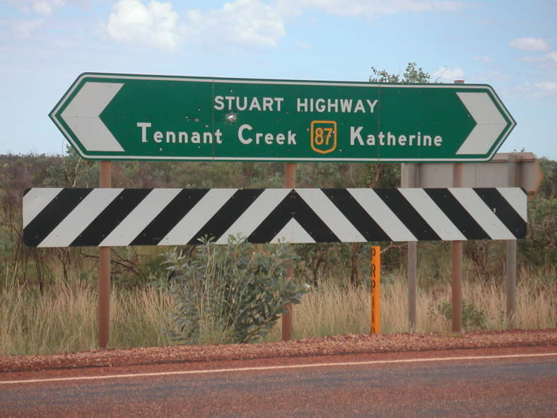 Der Stuart Highway (A 87) ist eine der wichtigsten Fernverkehrsstra�en Australiens.