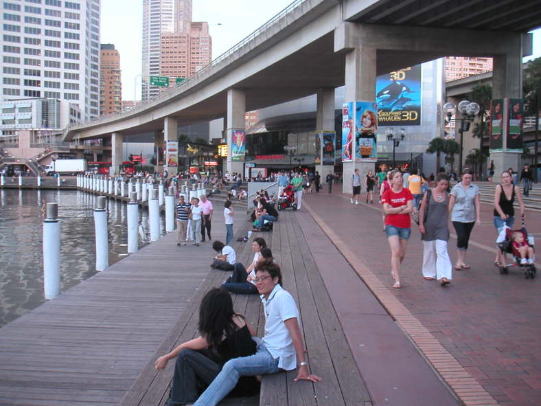 Zentrum der Unterhaltung ist das Gebiet um Darling Harbour.