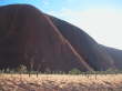 als Uluru bezeichnet und tr�gt damit den Namen, den ihm die Aborigines gegeben haben. 