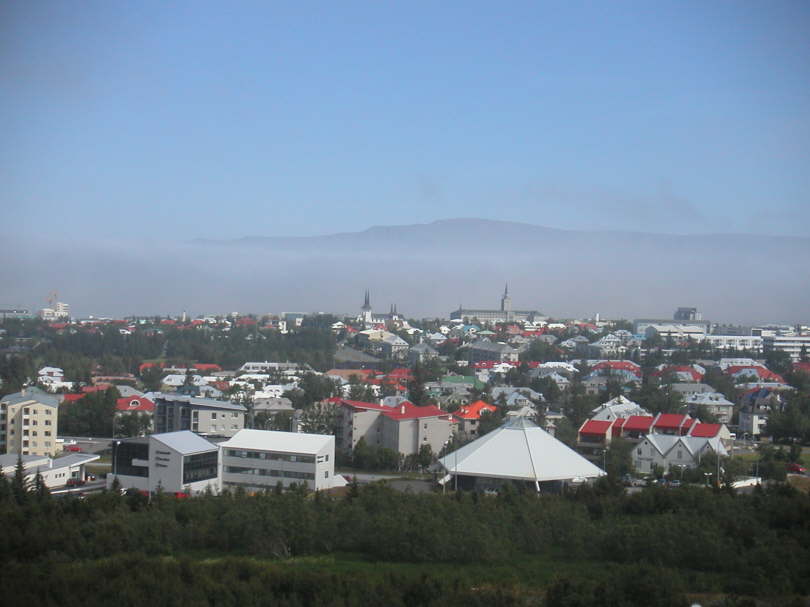 Reykjav�k (isl�ndisch �Rauchbucht�) ist die am n�rdlichsten gelegene Hauptstadt der Welt.
