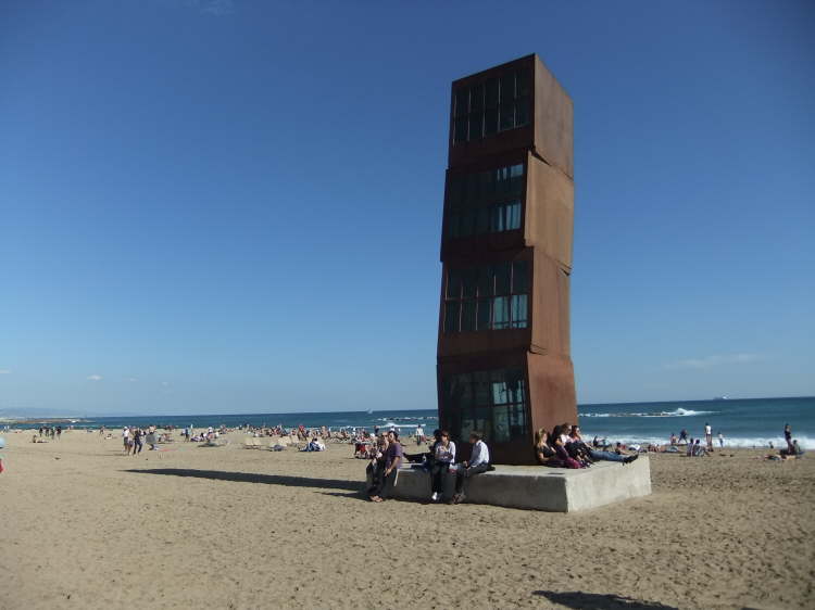 Skulptur von Rebecca Horn: Homage to Barceloneta