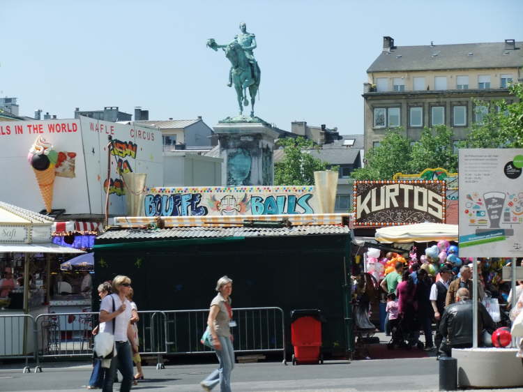 Place Guillaume II. mit dem Reiterstandbild Wilhelms