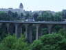 Die Passerelle �berquert das Petruss-Tal in einer H�he von 45 Metern
