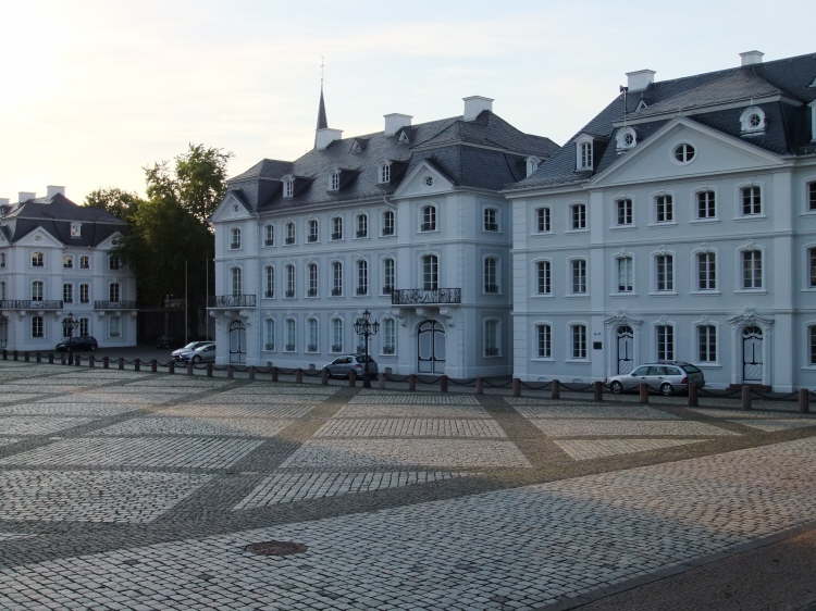 Adelspalais rund um die Ludwigskirche